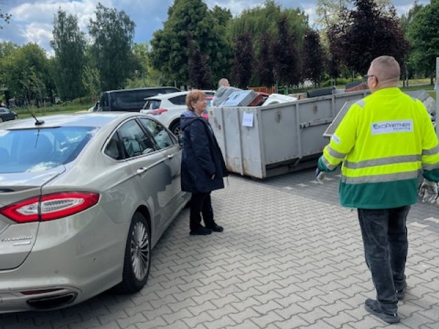 Sobotnia zbiórka elektroodpadów w Lubinie – sukces frekwencyjny i ekologiczny!  - 16