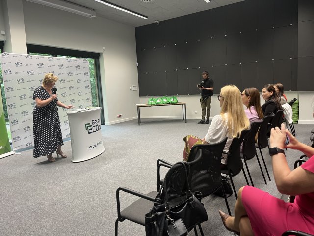 2700 kg elektroodpadów zebrane przez dzieci z Lubina! Wielki finał ekologicznej akcji zakończony nagrodami i słodką niespodzianką  - 1