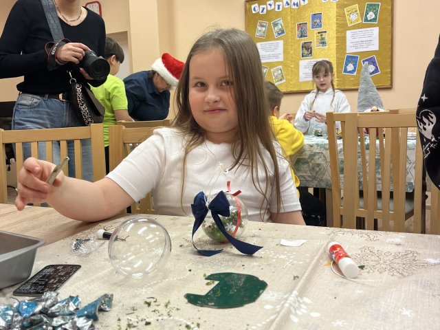  Świąteczne ozdoby z elektroodpadów – kreatywnie i ekologicznie! - 4