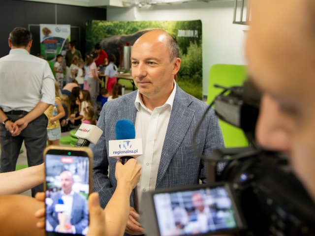 Pszczoły zamieszkały w bębnach po pralkach. Efekt zaskoczył wszystkich - 23